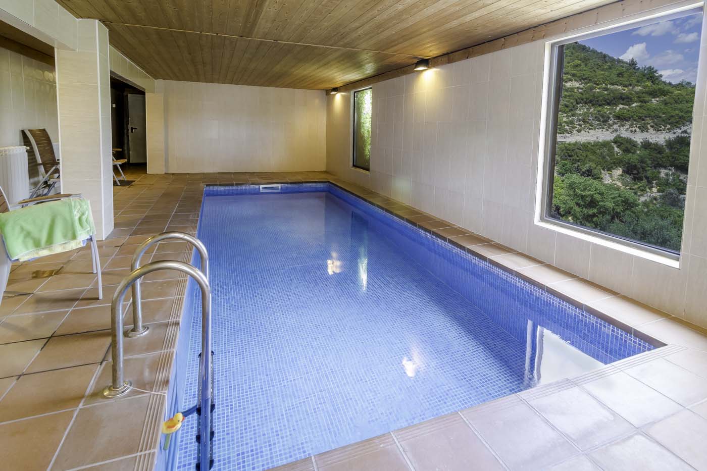 Piscina cubierta climatizada